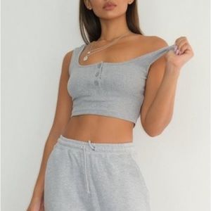 RIBBED BUTTON FRONT CROP TOP